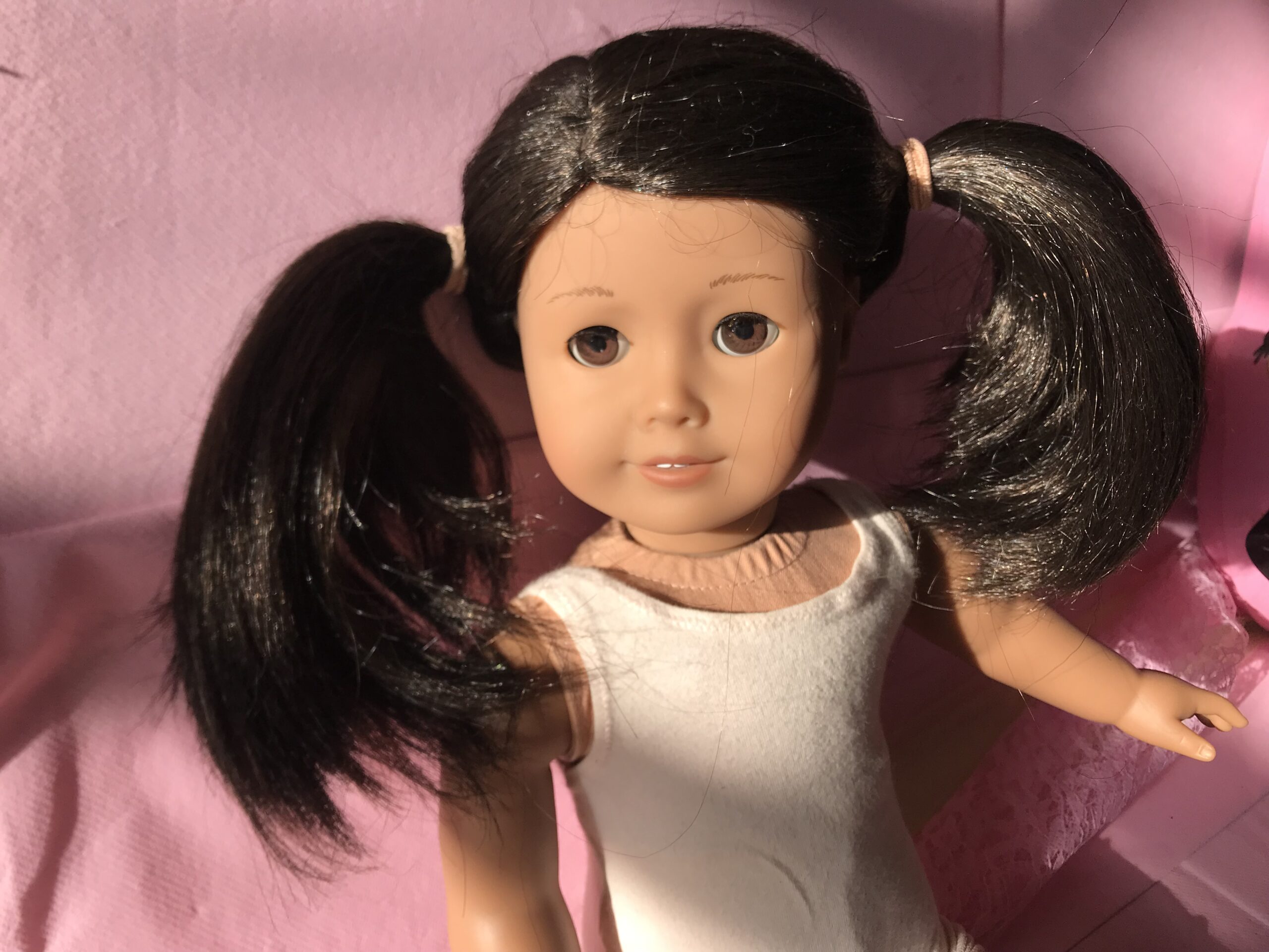 🤸♀️ Poupée American Girl JLY 25 : La Championne de Gym au Teint Mate ! 🤸♀️ – Image 26