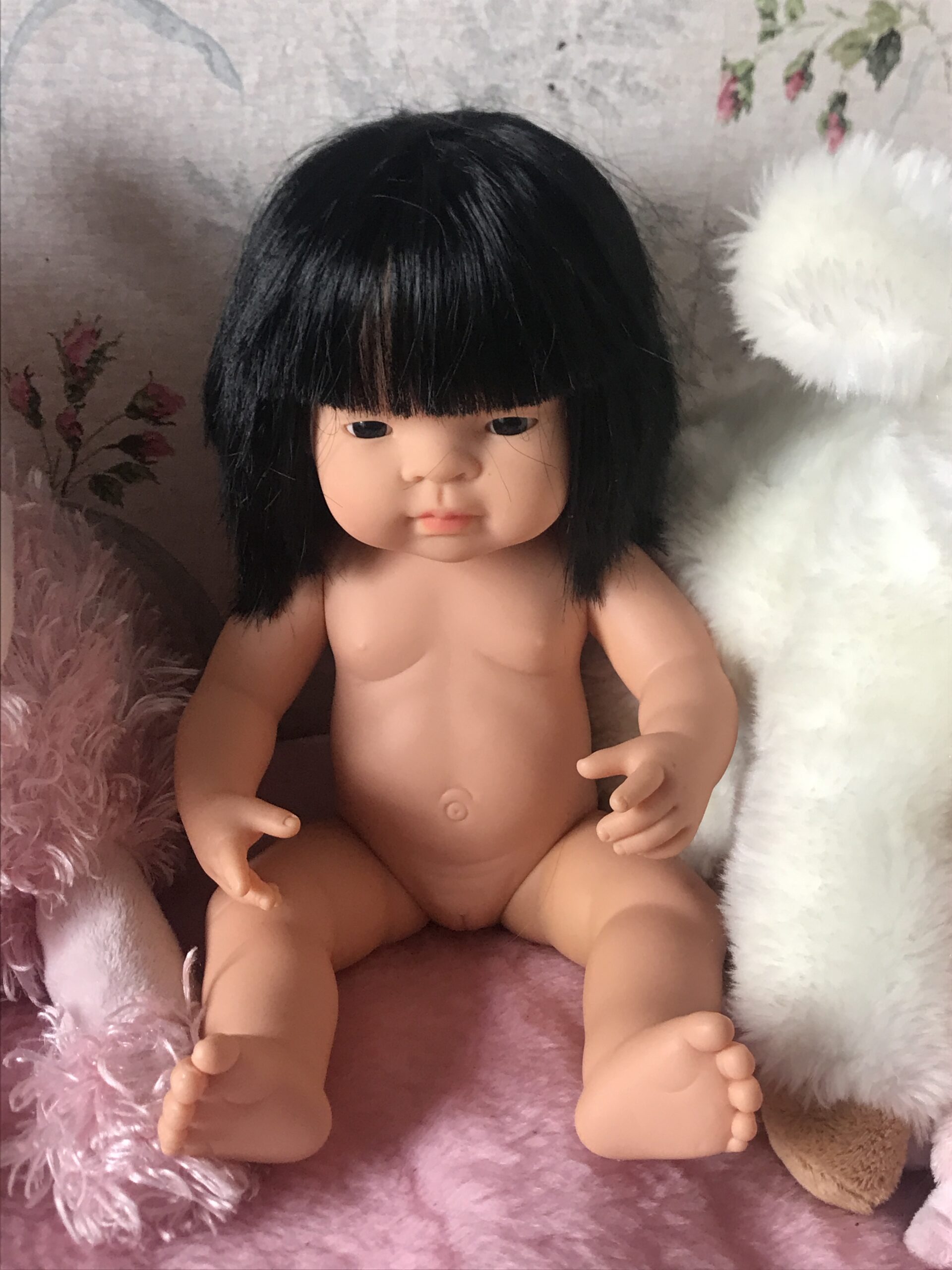 š PoupĆ©e Miniland Asiatique 38 cm - Tout Vinyle - Expression Pensive š ā Image 2